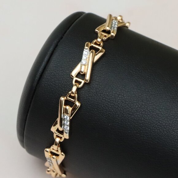 Elegant Rose Gold Plated Bracelet with Crystals and Adjustable Fit, XPBL0692 - Picture 1 of 11